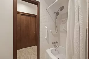 10614 Fairlane Dr, Houston, TX 77024 - Photo 20