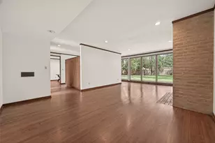 10614 Fairlane Dr, Houston, TX 77024 - Photo 6