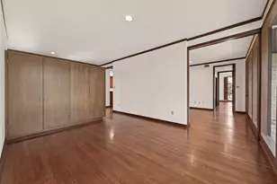 10614 Fairlane Dr, Houston, TX 77024 - Photo 10