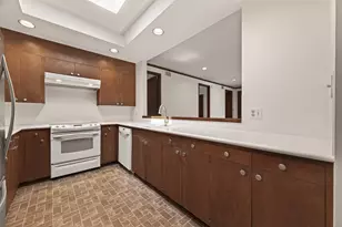 10614 Fairlane Dr, Houston, TX 77024 - Photo 16