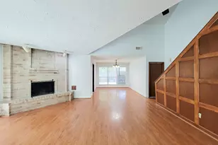 2030 Creek Valley Ln, Sugar Land, TX 77478 - Photo 14