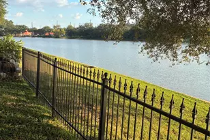 2203 Summer Bay Ct, Sugar Land, TX 77478 - Photo 4