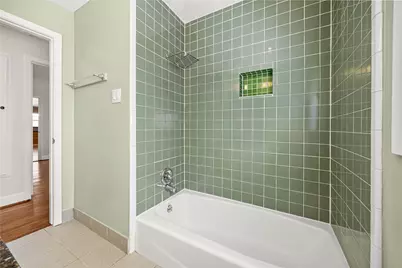 2018 Woodvine Drive, Houston, TX 77055 - Photo 16