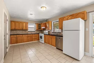 2018 Woodvine Dr, Houston, TX 77055 - Photo 8