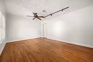 2018 Woodvine Dr, Houston, TX 77055 - Photo 6