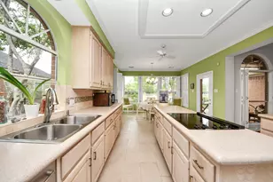 19 Wild Meadow Ct, The Woodlands, TX 77380 - Photo 16