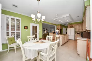 19 Wild Meadow Ct, The Woodlands, TX 77380 - Photo 18