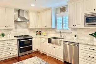 13511 Queensbury Ln, Houston, TX 77079 - Photo 18