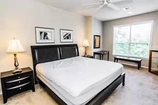 2400 McCue Rd, Houston, TX 77056 - Photo 8