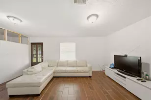 7511 Arnim St, Houston, TX 77087 - Photo 4