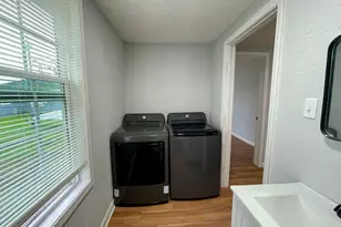 1014 W 5th St, Freeport, TX 77541 - Photo 6