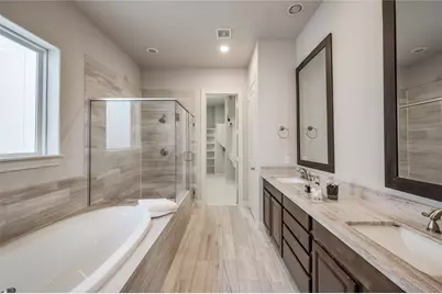 266 E 28th Street, Houston, TX 77008 - Photo 1