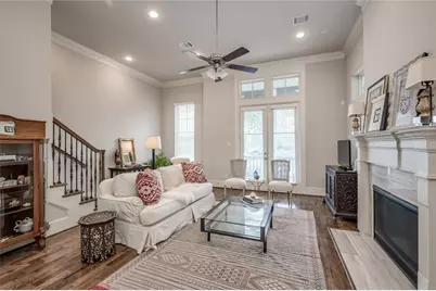 266 E 28th Street, Houston, TX 77008 - Photo 2