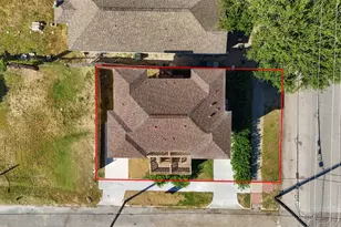 1201 28th St, Galveston, TX 77550 - Photo 6