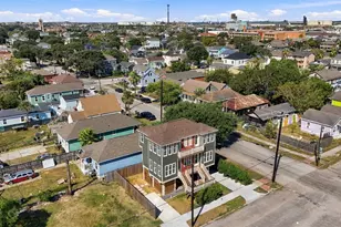 1201 28th St, Galveston, TX 77550 - Photo 4