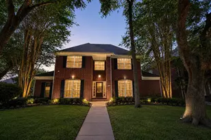 1103 Glendale Dr, Sugar Land, TX 77479 - Photo 2