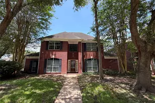 1103 Glendale Dr, Sugar Land, TX 77479 - Photo 2