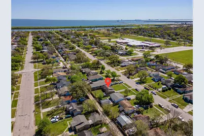 420 17th Avenue N, Texas City, TX 77590 - Photo 1