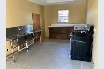 312 S Mechanic Street, El Campo, TX 77437 - Photo 4
