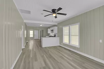 115 E James Street, Baytown, TX 77520 - Photo 2