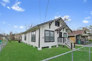 115 E James St, Baytown, TX 77520 - Photo 1