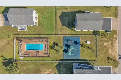 1079 Cedar Lane, Gilchrist, TX 77617 - Photo 32