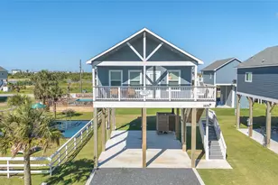 1079 Cedar Ln, Gilchrist, TX 77617 - Photo 1