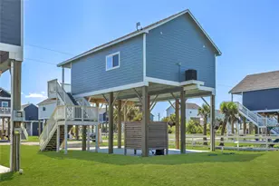 1079 Cedar Ln, Gilchrist, TX 77617 - Photo 30