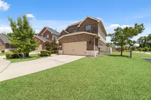 16451 Rosary Pea Pl, Conroe, TX 77385 - Photo 2