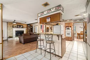 357 W Castle Harbour Dr, Friendswood, TX 77546 - Photo 14