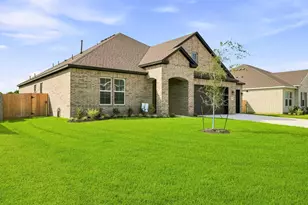 12102 Old Fashion Cir, Mont Belvieu, TX 77535 - Photo 2