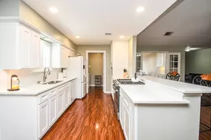 13819 Ivymount Dr, Sugar Land, TX 77498 - Photo 10