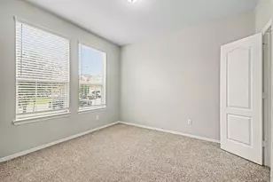 13211 Barrington Oaks Cir, Houston, TX 77044 - Photo 14