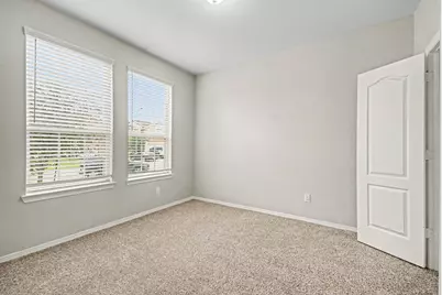 13211 Barrington Oaks Circle, Houston, TX 77044 - Photo 14