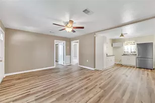 322 N Logan St, Texas City, TX 77590 - Photo 12