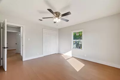 5707 Lyndhurst Drive, Houston, TX 77033 - Photo 24