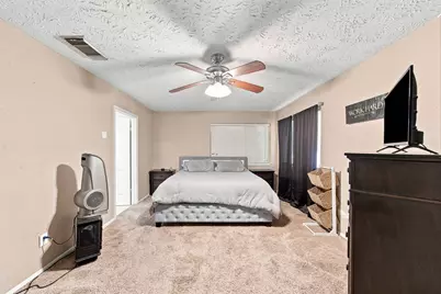 807 Highland Woods Drive, Highlands, TX 77562 - Photo 8