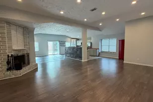 306 Flora Vista Dr, Houston, TX 77598 - Photo 12