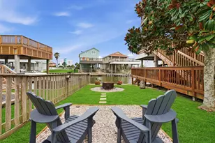 223 Kona Dr, Tiki Island, TX 77554 - Photo 40