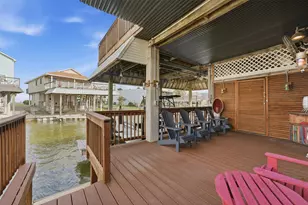 223 Kona Dr, Tiki Island, TX 77554 - Photo 30