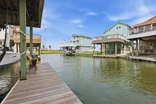 223 Kona Dr, Tiki Island, TX 77554 - Photo 34