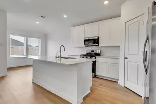 9011 Serene Haven Ln, Iowa Colony, TX 77583 - Photo 6