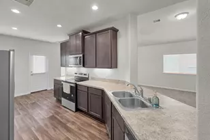 398 Shoreview Dr, Conroe, TX 77303 - Photo 10