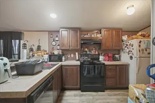 1006 W Toledo St, Seadrift, TX 77983 - Photo 10
