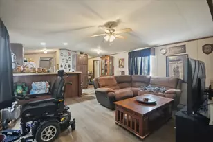 1006 W Toledo St, Seadrift, TX 77983 - Photo 14