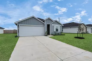 2007 Woodlark Way, Sealy, TX 77474 - Photo 2