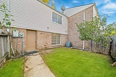 8726 Wilcrest Drive #8726, Houston, TX 77099 - Photo 22