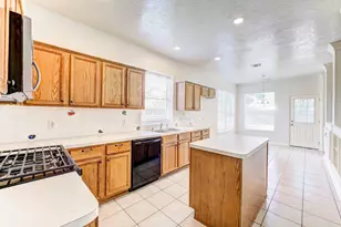 8510 Nashwood Ct, Houston, TX 77040 - Photo 10