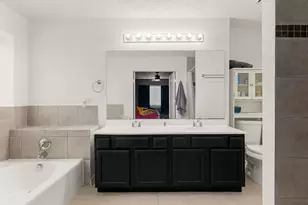 327 Brompton Ct, Highlands, TX 77562 - Photo 10