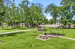 327 Brompton Ct, Highlands, TX 77562 - Photo 24